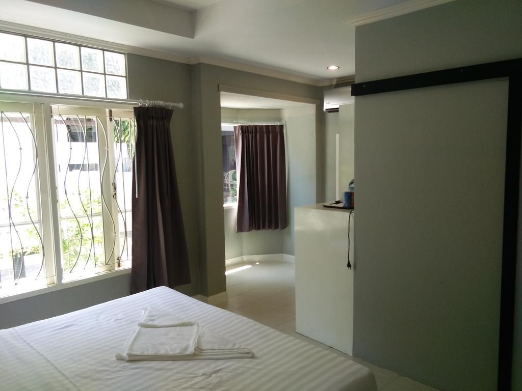 Taylor'S Guesthouse Hua Hin Exterior photo