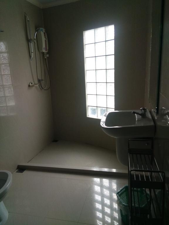 Taylor'S Guesthouse Hua Hin Exterior photo